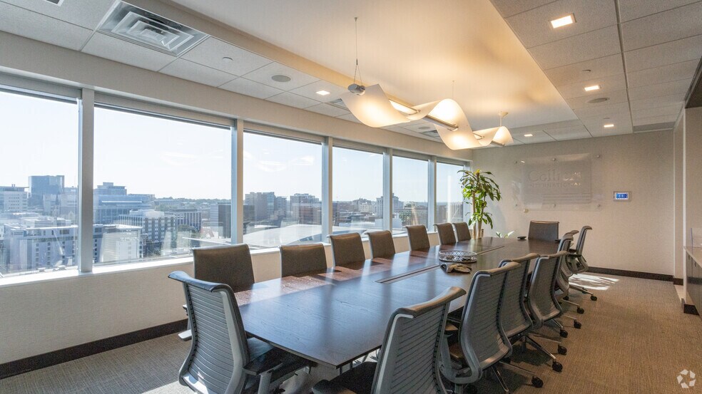 More Photos Of 333 Bridge St NW, Grand Rapids Office For Lease