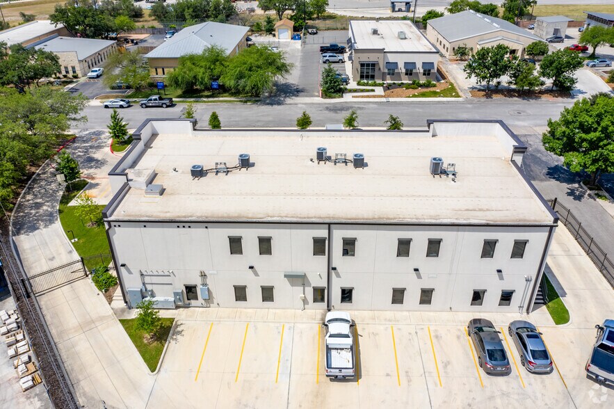 More Photos Of 4725 College Park, San Antonio Office For Lease