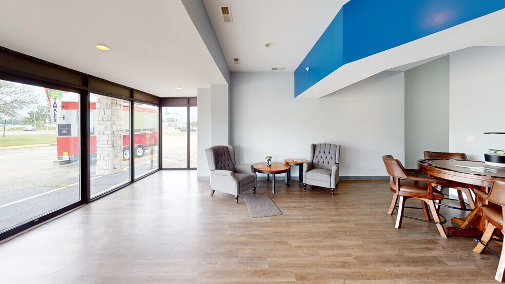 More Photos Of 111 S Lake St, Montgomery Service For Sale