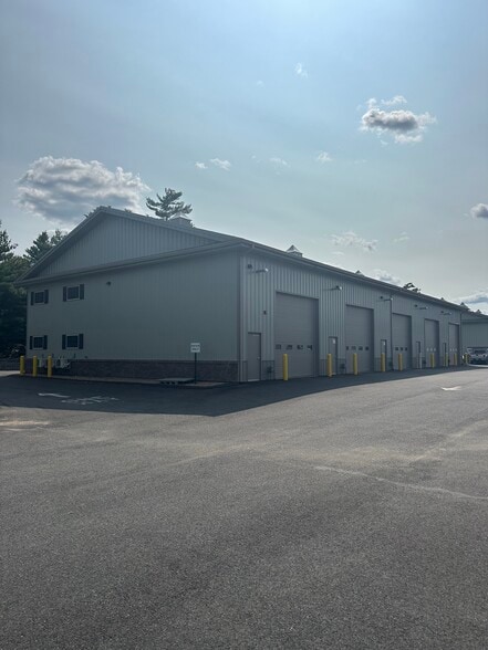 More Photos Of 1A Marion Dr, Carver Warehouse For Lease