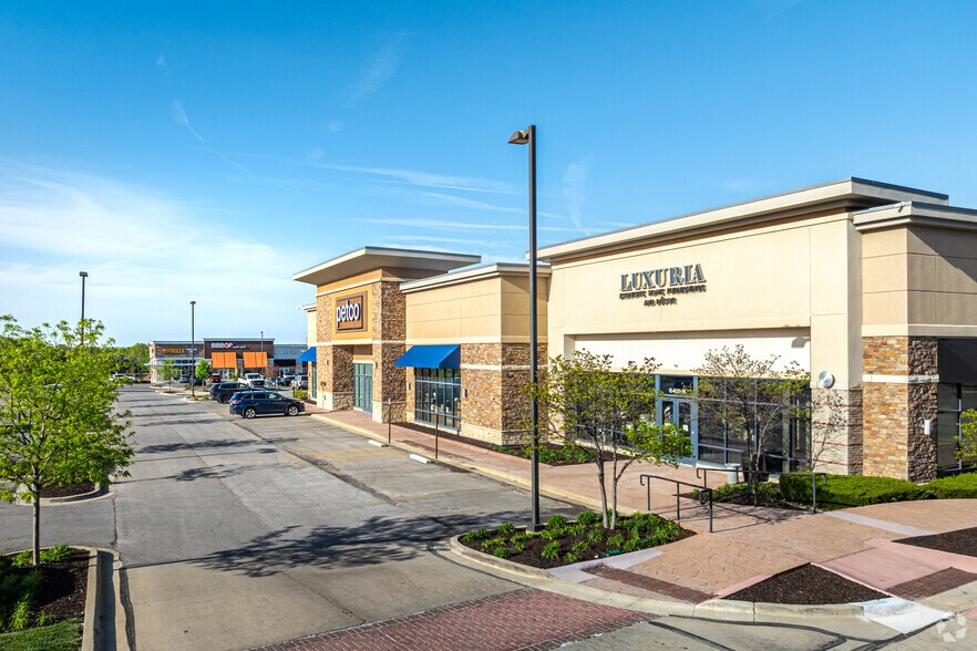 More Photos Of 6401 W 135th St, Overland Park Freestanding For Lease