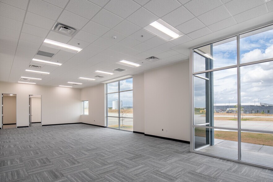 More Photos Of 6851 Cal Turner Dr, San Antonio Distribution For Lease