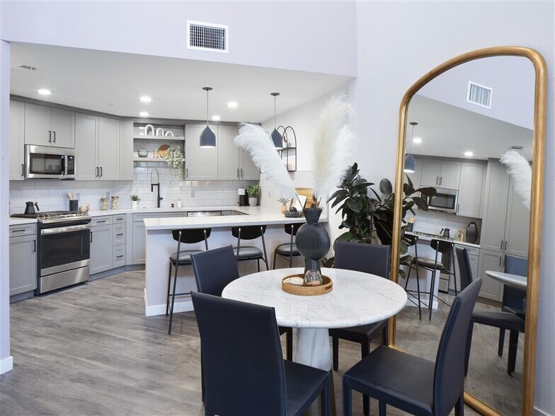 More Photos Of 375 Camino De La Reina, San Diego Multifamily For Sale