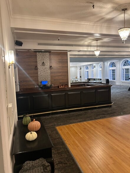 More Photos Of 5324 Rogers Rd, Hamburg Golf Course Driving Range For Sale