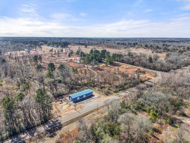 More Photos Of 1067 Old Highway 135 hwy, Kilgore Flex For Lease