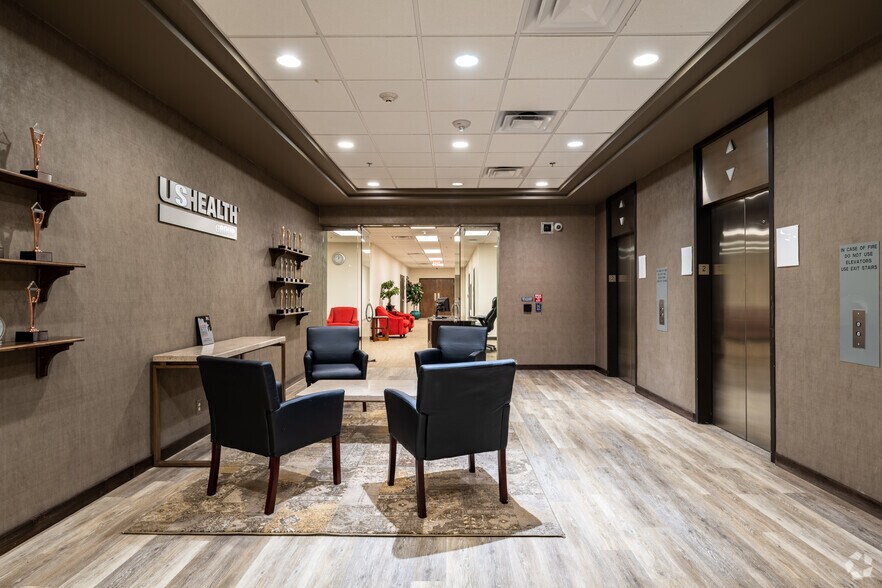 More Photos Of 300 Burnett St, Fort Worth Office For Lease