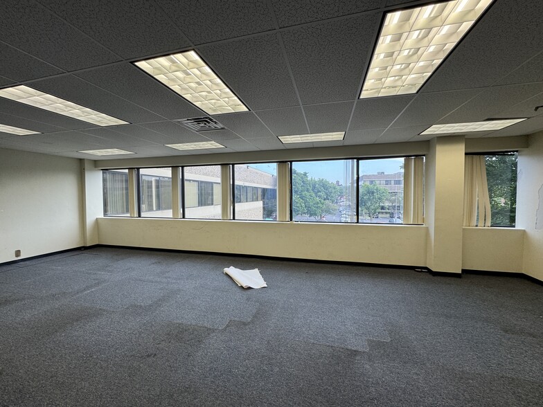 More Photos Of 100 Everett Ave, Chelsea Medical For Lease