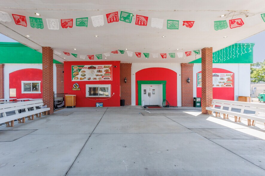 More Photos Of 528 W Clark St, Pasco Restaurant For Sale