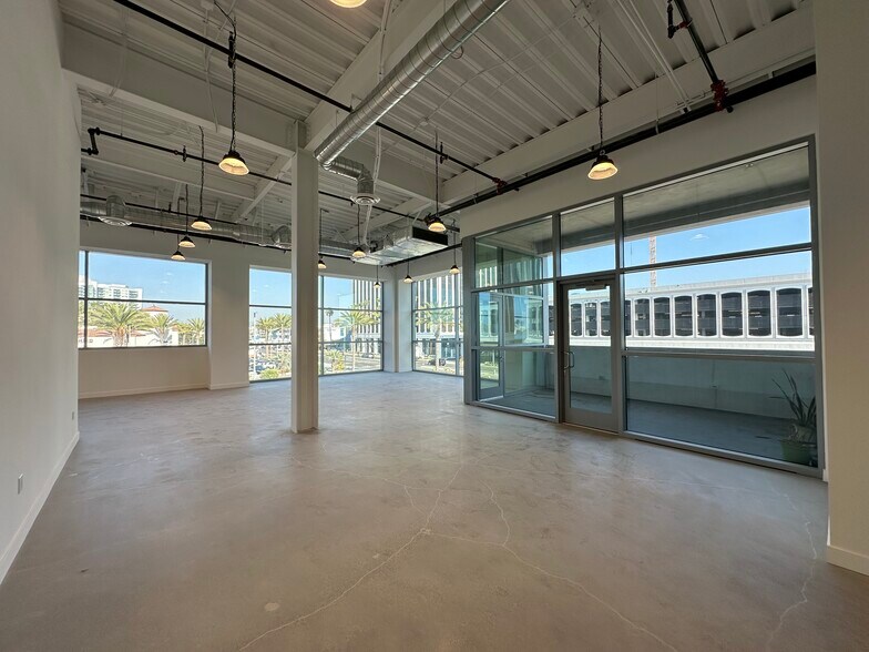 More Photos Of 4625-4635 Admiralty Way, Marina Del Rey Unknown For Lease