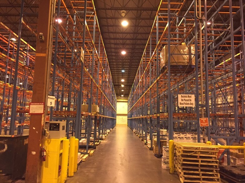 More Photos Of 2801 S Marsh Ave, Yorktown Refrigeration Cold Storage For Sale