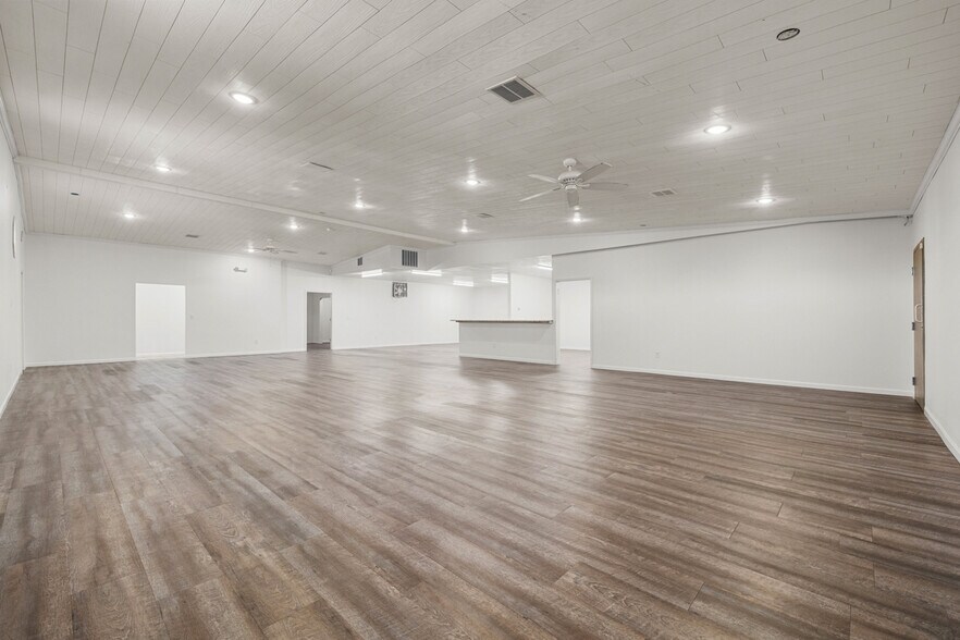 More Photos Of 7101 W Hwy 2 & 52, Minot Storefront Retail Office For Sale