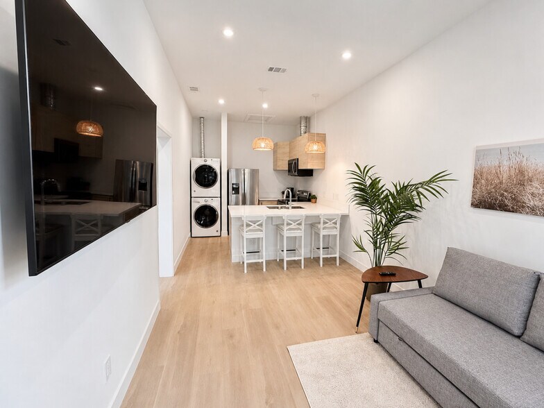 More Photos Of 2175-2177 Bacon St, San Diego Apartments For Sale