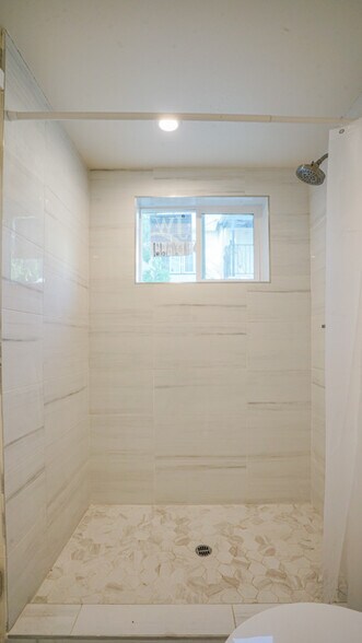 More Photos Of 6112-6114 Saturn St, Los Angeles Apartments For Sale