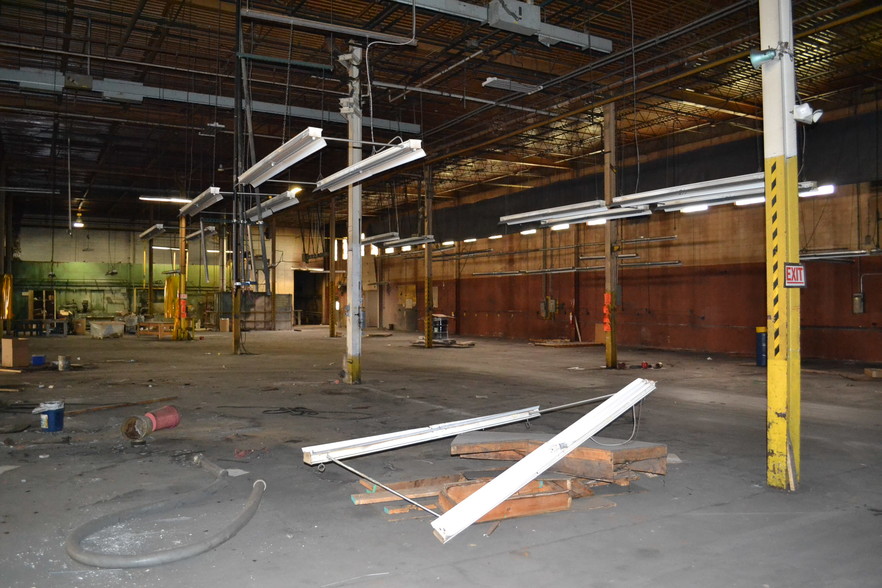 More Photos Of 315 Poston Dr, Crawfordsville Manufacturing For Sale