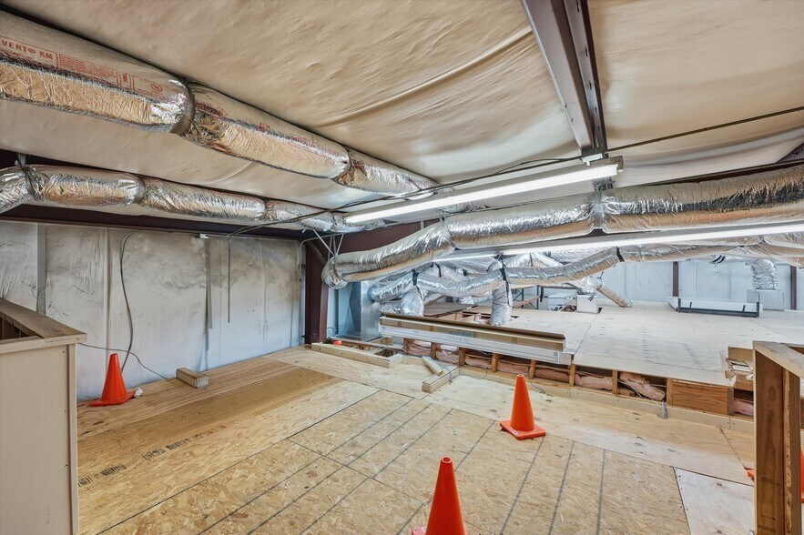 More Photos Of 14102 Pine Meadow Ln, Tomball Warehouse For Lease