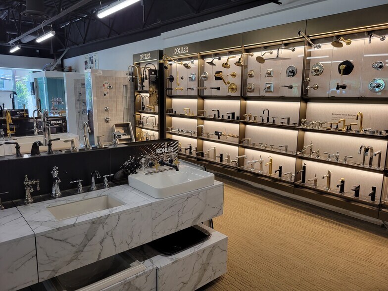 More Photos Of 1641 E Marlton Pike, Cherry Hill Showroom For Lease