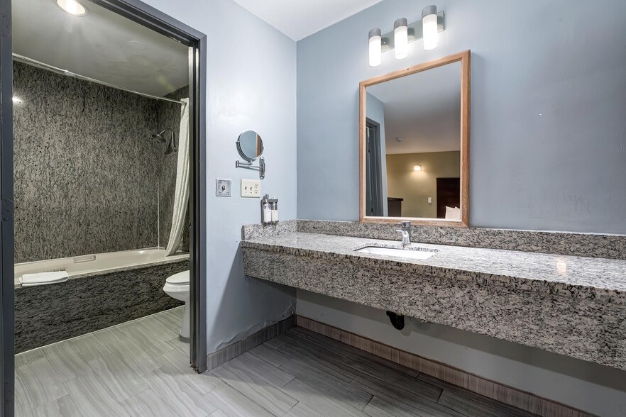 More Photos Of 1717 S Vermont Ave, Los Angeles Hotel For Sale