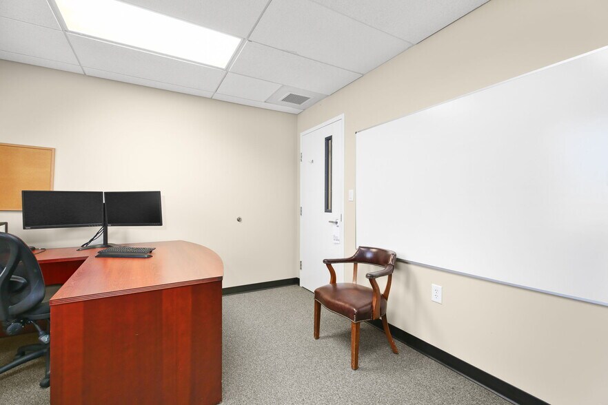 More Photos Of 3310 Shannon Park Dr, Fredericksburg Office For Sale