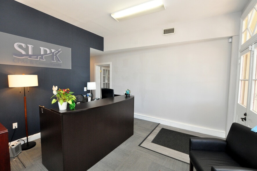 More Photos Of 119-123 E Main St, Moorestown Office Residential For Lease