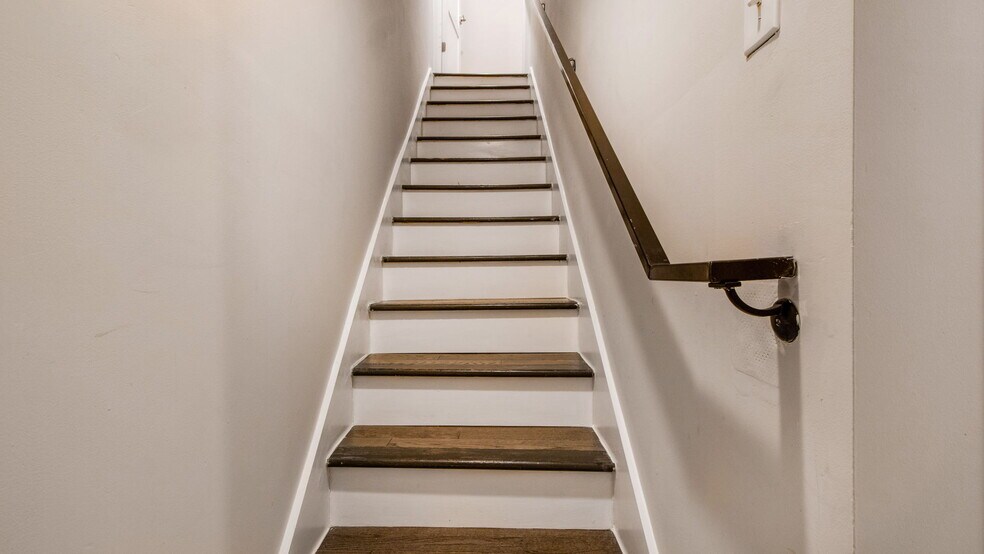 More Photos Of 1414-1416 Pennsylvania Ave SE, Washington Apartments For Sale