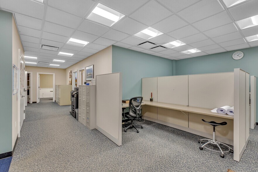 More Photos Of 22 Colt Ct, Ronkonkoma Warehouse For Sale