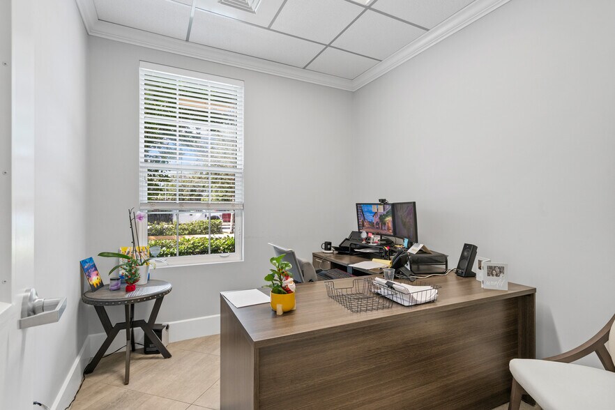 More Photos Of 2651 20th St, Vero Beach Medical For Sale