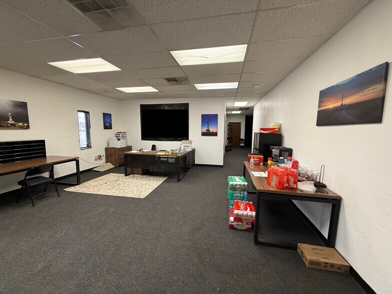 Primary Photo Of 414 W Taylor St, Hobbs Office For Lease