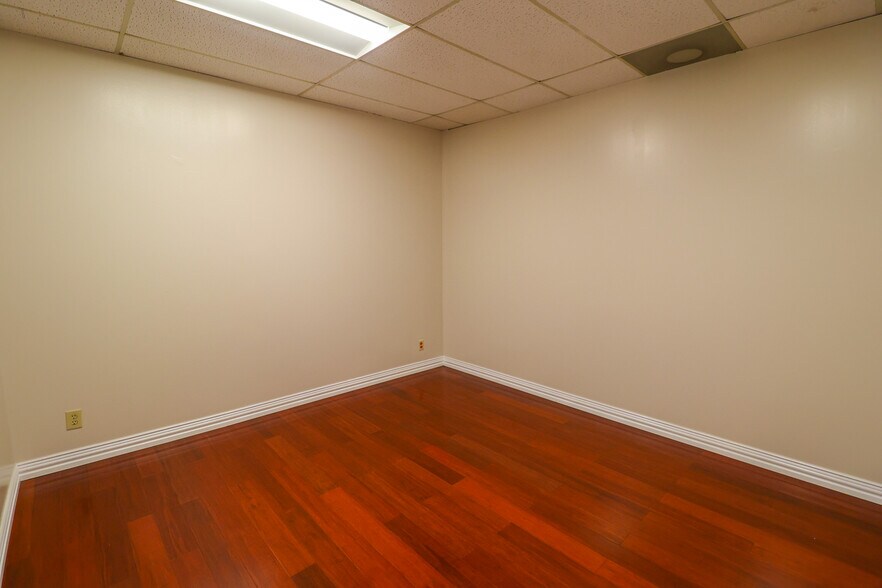 More Photos Of 13131 Champions Dr, Houston Medical For Lease