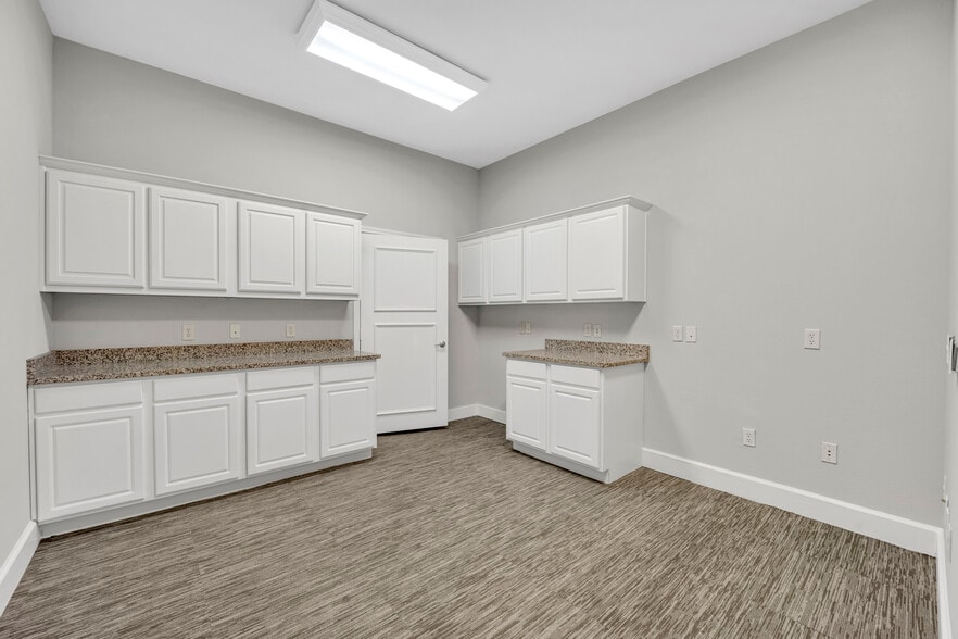 More Photos Of 840 E I-20 Hwy, Arlington Medical For Sale