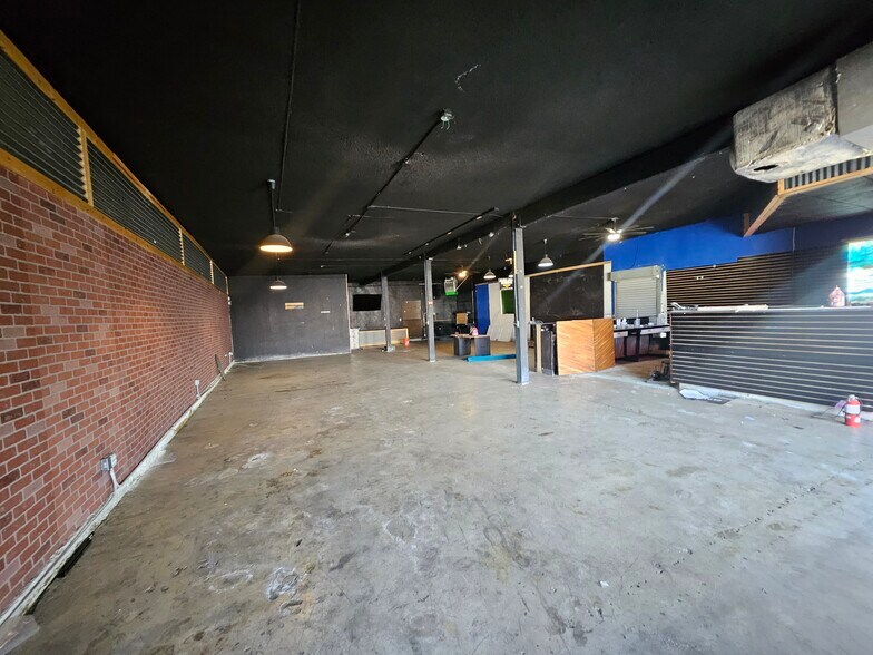More Photos Of 6825 Crenshaw Blvd, Los Angeles General Retail For Sale