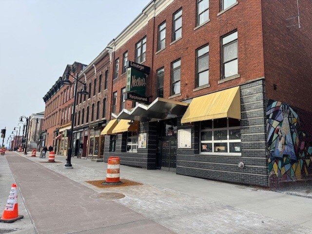Primary Photo Of 188 Main St, Burlington Bar For Lease