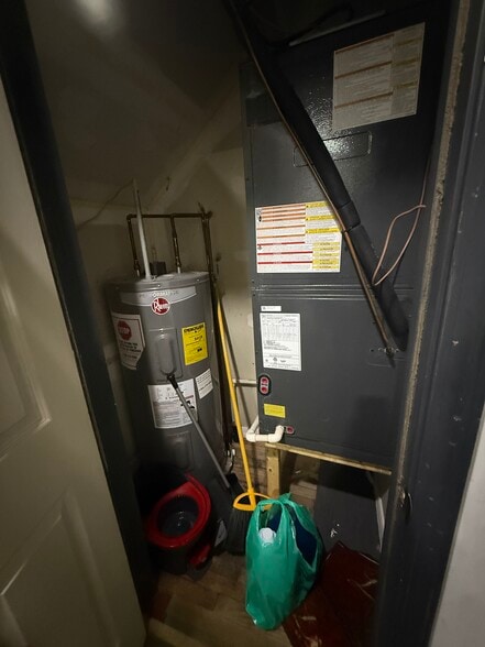 More Photos Of 1135 S 9th St, Philadelphia Storefront Retail Residential For Sale