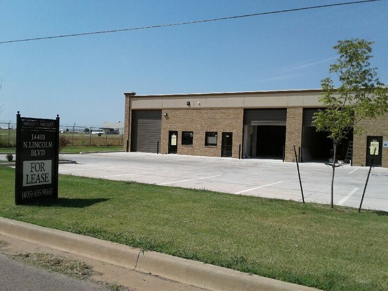 More Photos Of 14401 N Lincoln Blvd, Edmond Warehouse For Lease