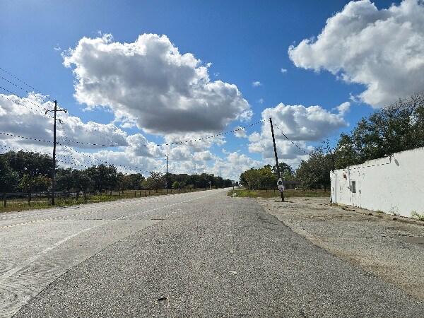 More Photos Of 15518 Highway 36, Needville Service Station For Lease
