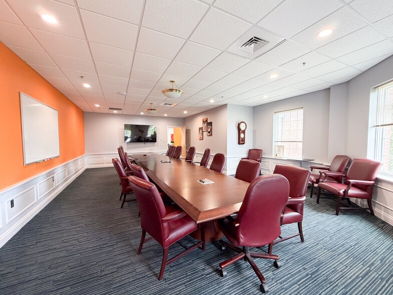 More Photos Of 1645 Ellington Rd, South Windsor Office For Lease
