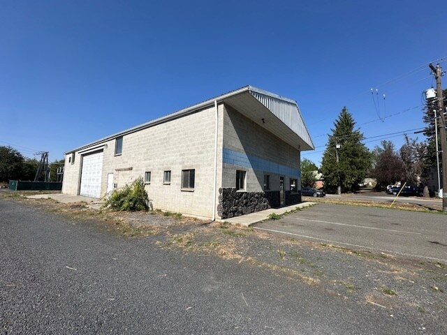 More Photos Of 427 Troy Rd, Moscow Warehouse For Sale