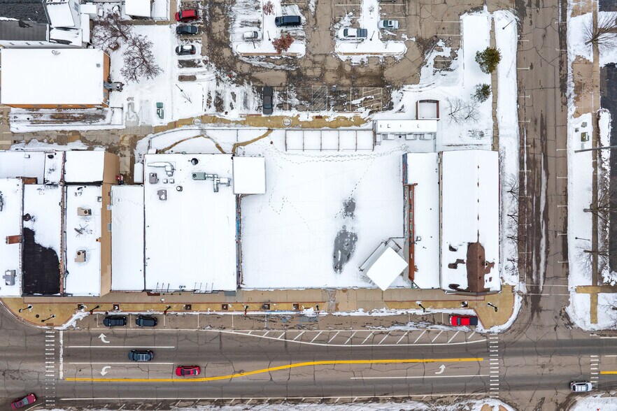 More Photos Of 117 E Allegan St, Otsego General Retail For Sale