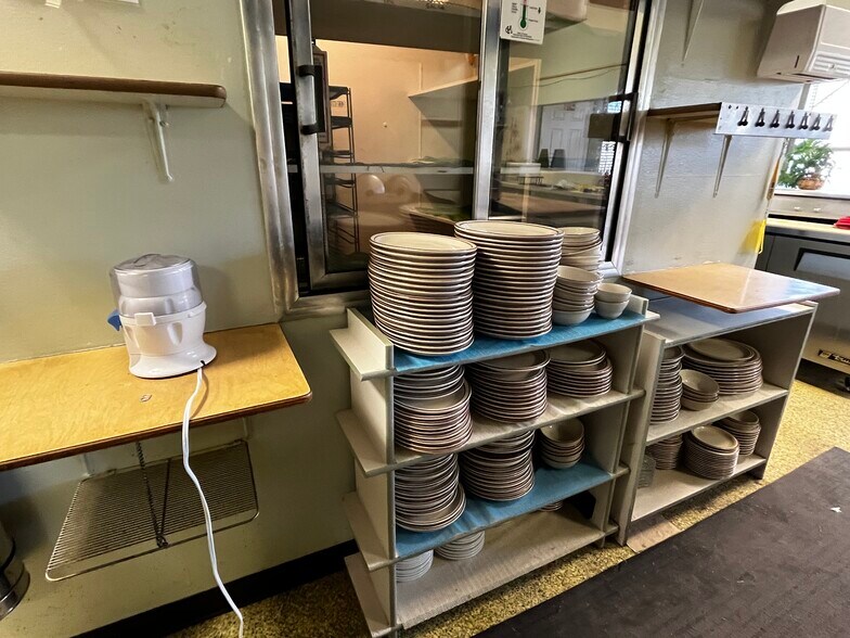 More Photos Of 99 3rd St, Maupin Restaurant For Sale