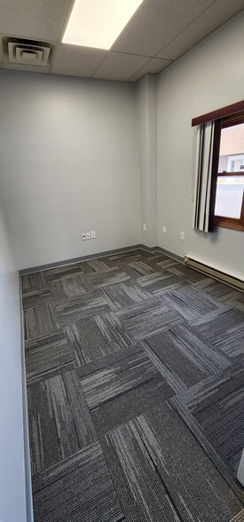 More Photos Of 424 Wentz St, Tiffin Storefront Retail Office For Lease