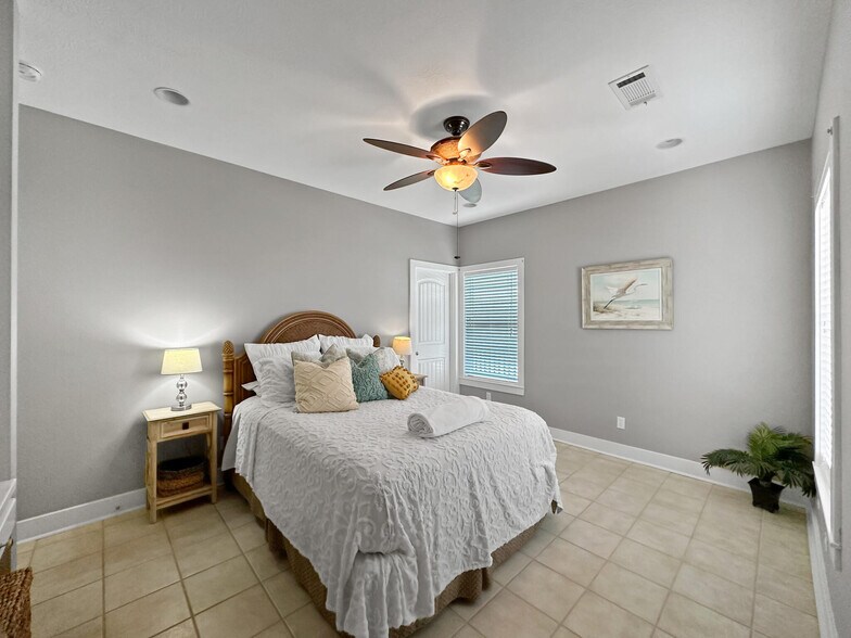 More Photos Of 944 Raymond, Crystal Beach Specialty For Sale