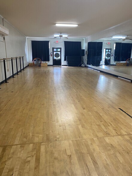 More Photos Of 4217-4219 W Bay To Bay Blvd, Tampa Freestanding For Sale