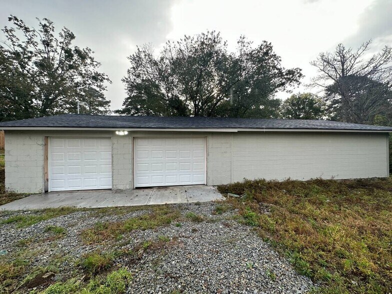 Primary Photo Of 2466 Georgia Highway 20 NE, Conyers Auto Repair For Lease