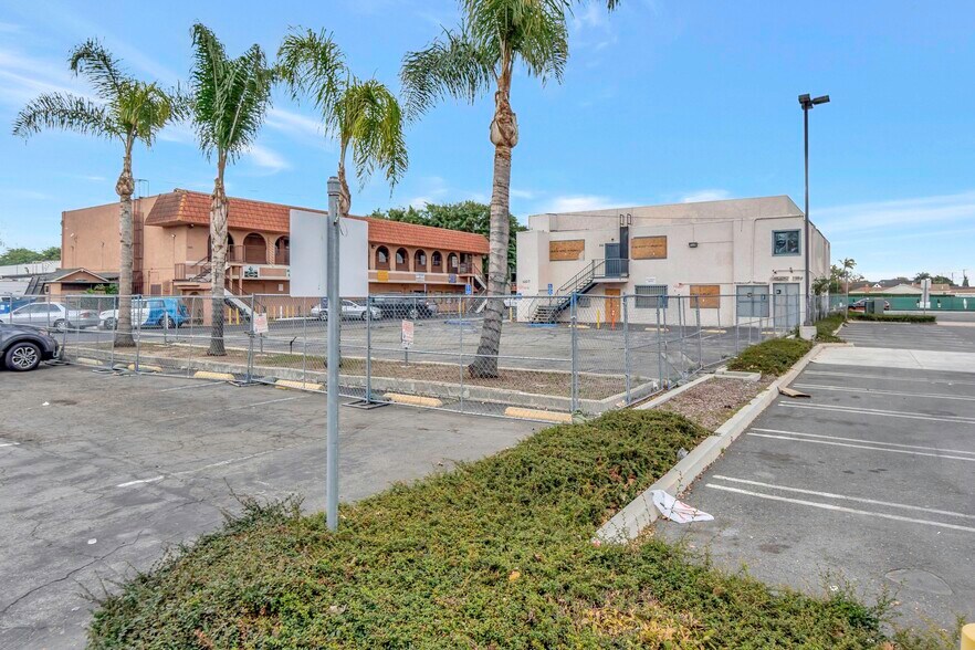 More Photos Of 1227 W 17th St, Santa Ana Medical For Sale