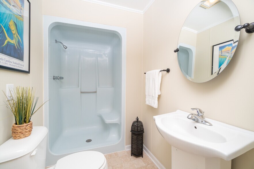 More Photos Of 1113 Lennoxville Rd, Beaufort Loft Creative Space For Sale