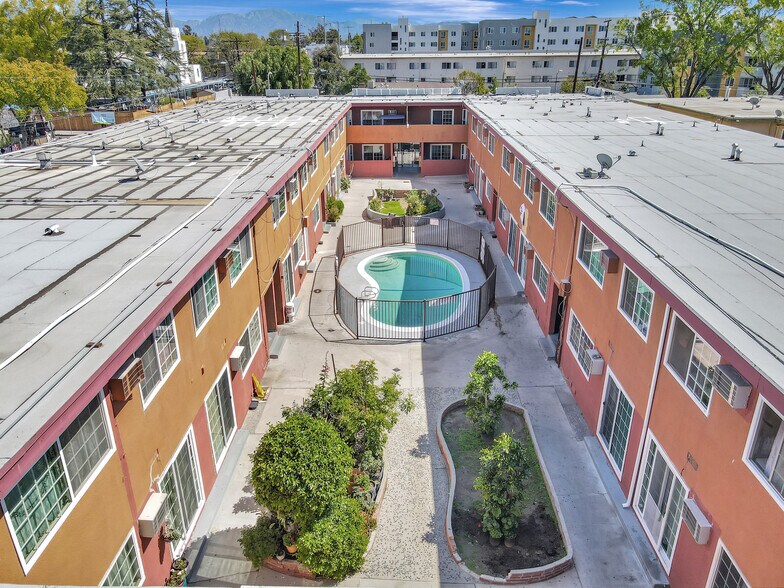 More Photos Of 8861 Langdon Ave, North Hills Apartments For Sale