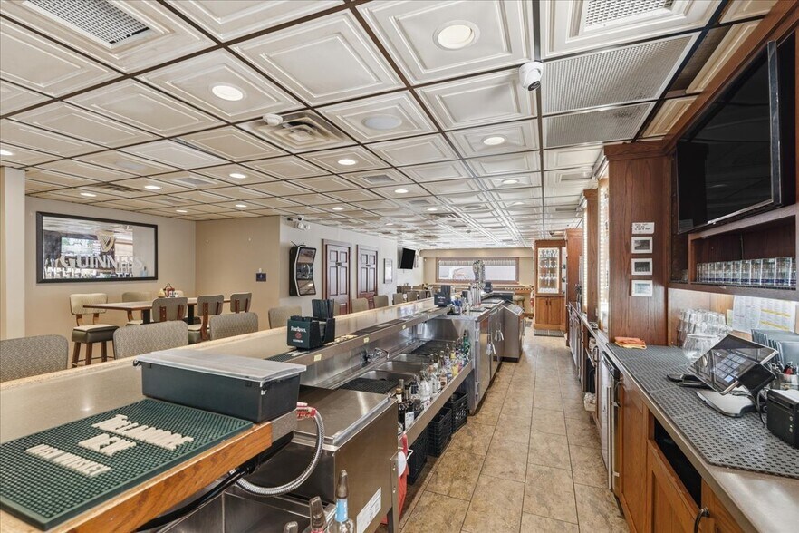 More Photos Of 318 New York Ave, Rochester Sports And Entertainment For Sale