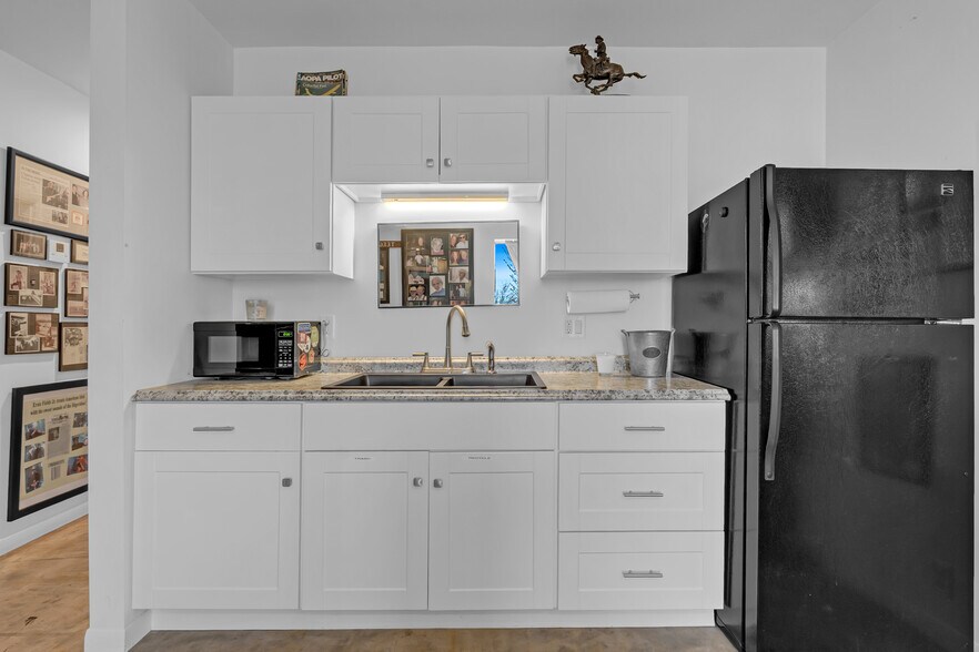 More Photos Of 1431 E 3rd St, Tulsa Specialty For Sale