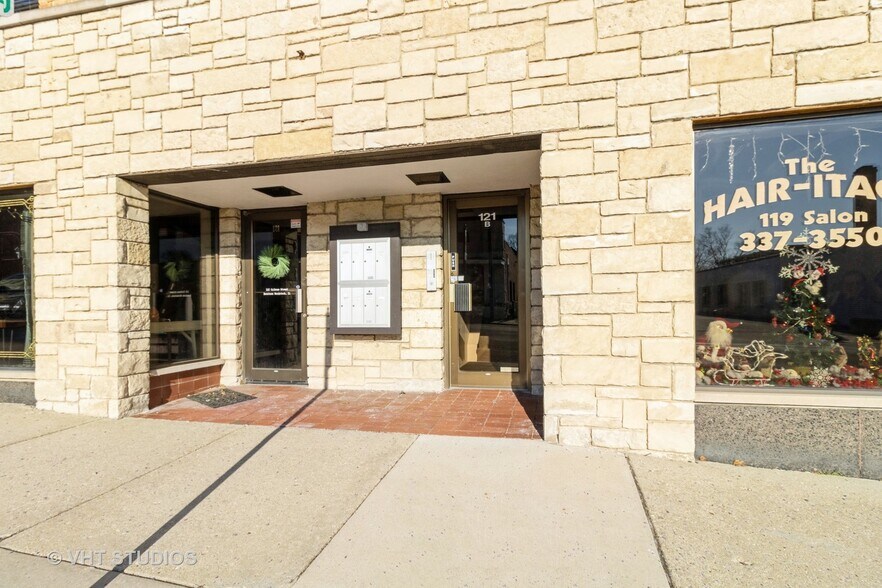 More Photos Of 119-121 Calhoun St, Woodstock Storefront Retail Office For Lease