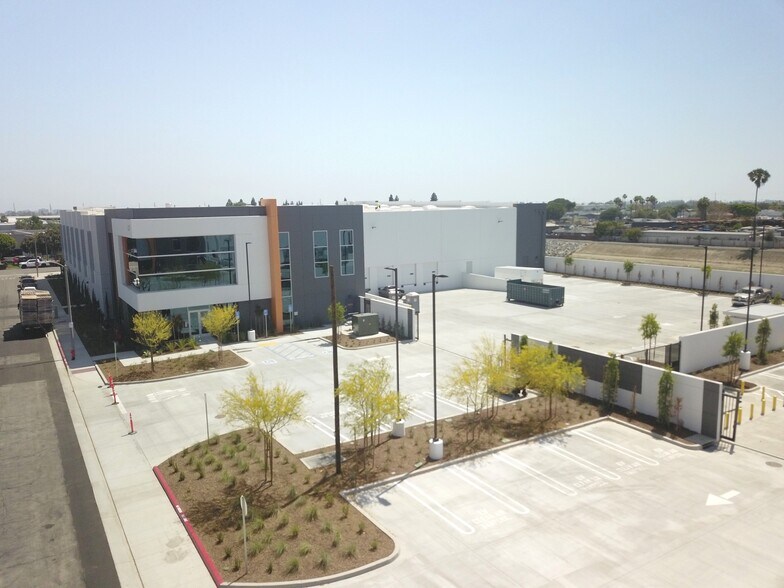 More Photos Of 2442 N American Way, Orange Unknown For Lease