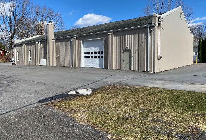 More Photos Of 300 5th St, Belvidere Light Distribution For Sale